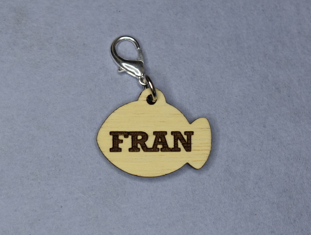 ねこちゃん 魚の形 ネームタグ