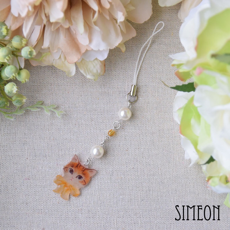 猫とガラスビーズのストラップ