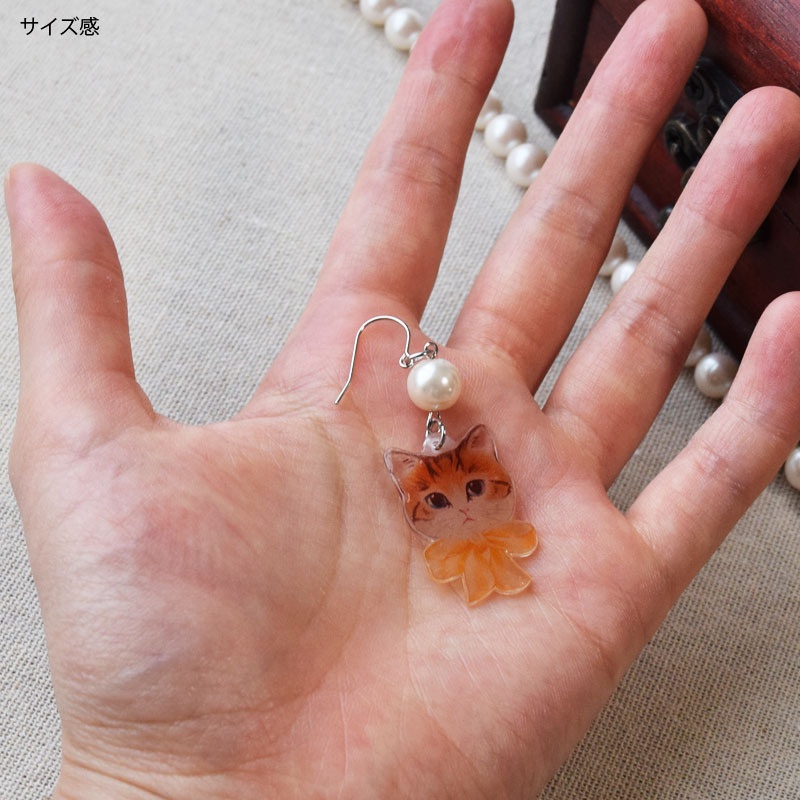 猫とガラスビーズのピアス