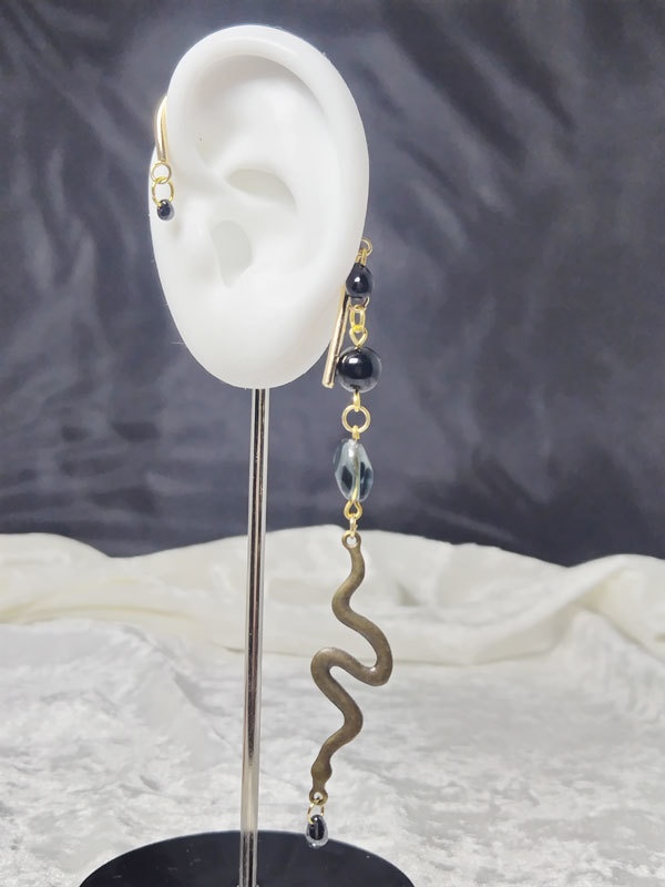 スネークイヤーフック