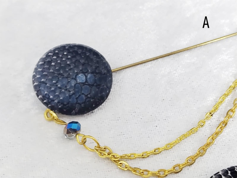 ハットピンチェーン付きゴールド