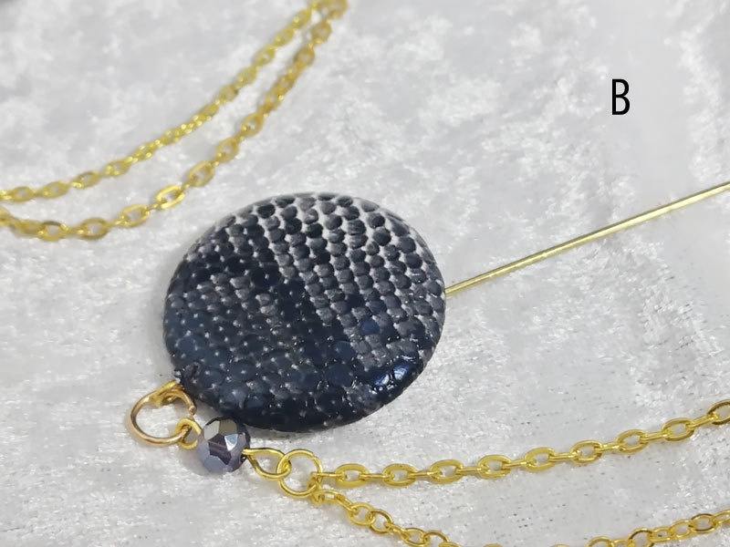 ハットピンチェーン付きゴールド