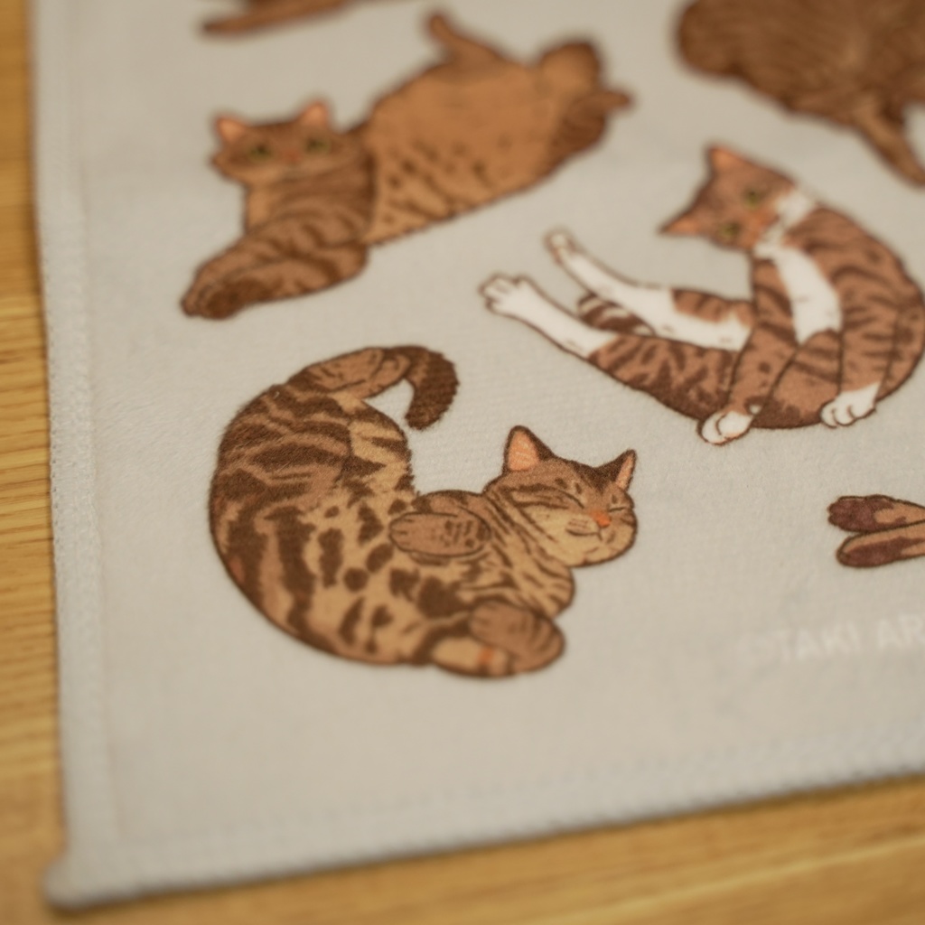 猫ざんまいハンドタオル