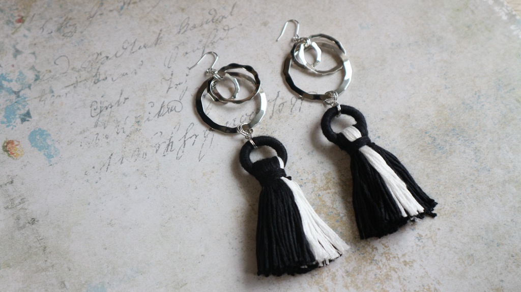 【鬼滅】伊黒イメージ*イヤリング/ピアス/キーチャーム