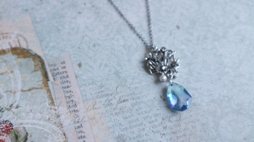 珊瑚礁のペンダント