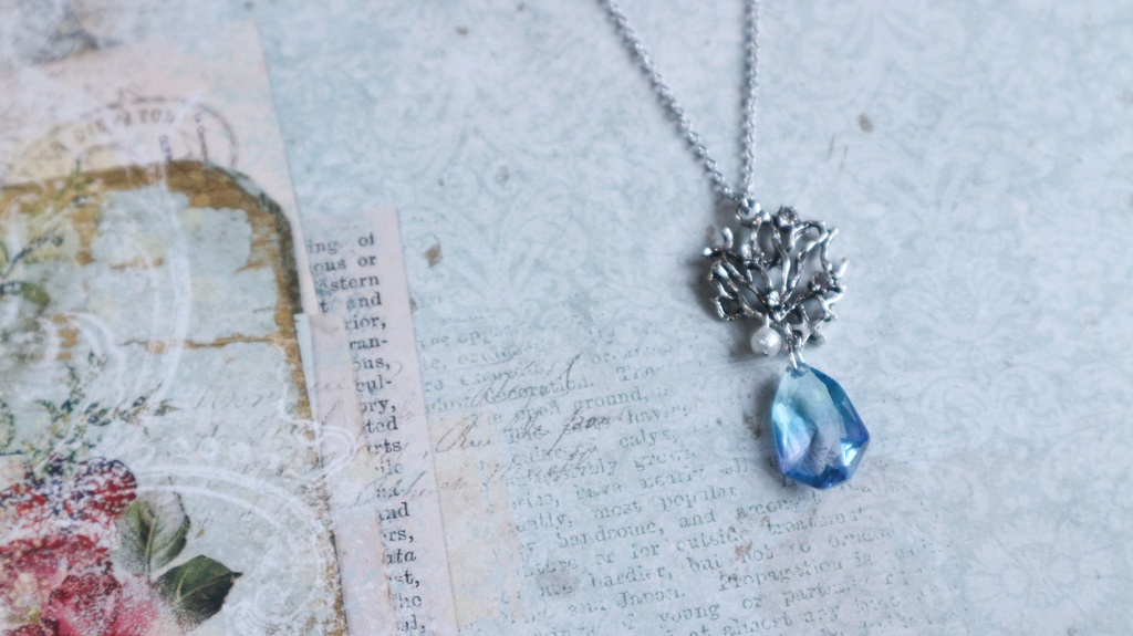 珊瑚礁のペンダント