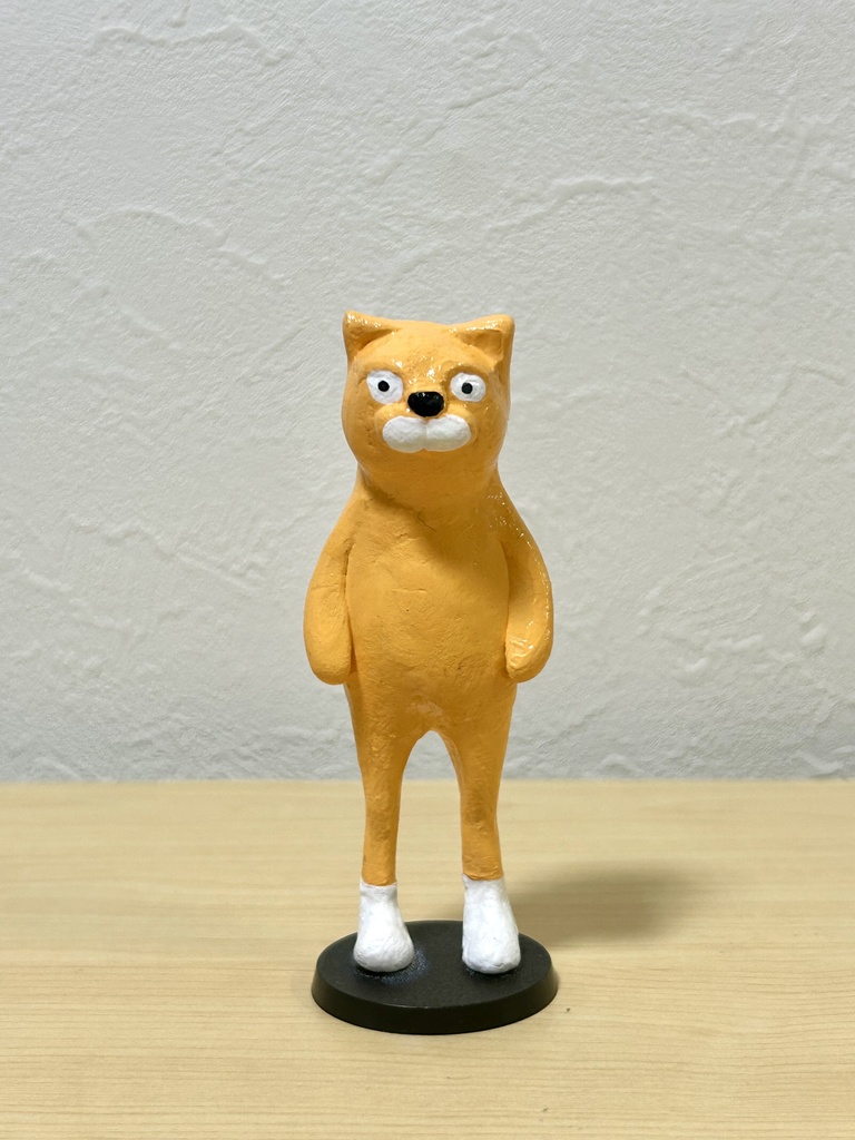 足袋を履いた茶トラ猫