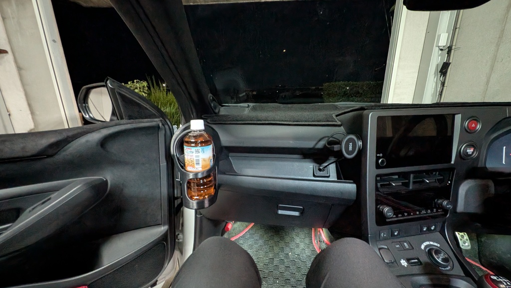 GR Yaris 24式~現行 助手席用ドリンクホルダー