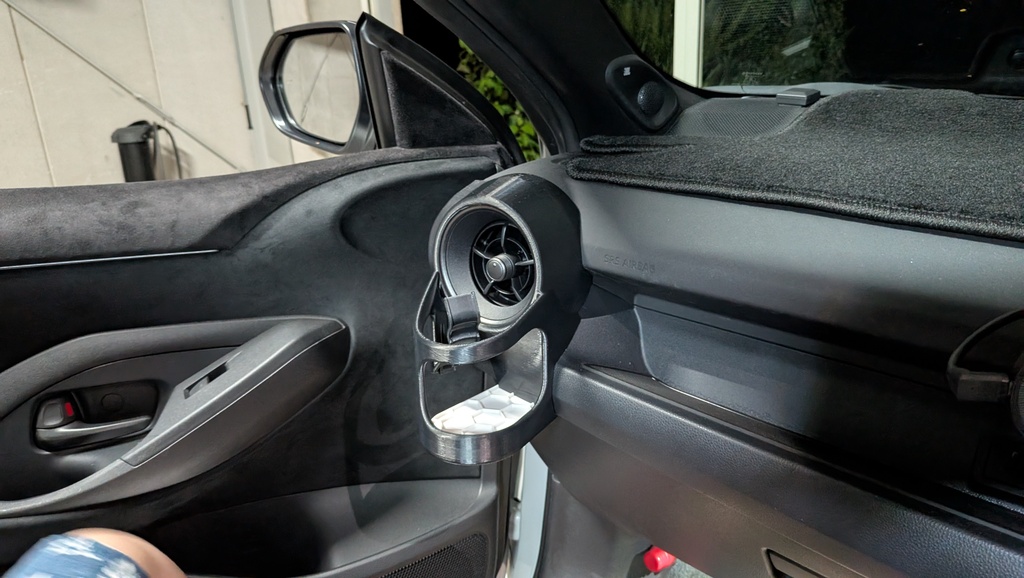 GR Yaris 24式~現行 助手席用ドリンクホルダー