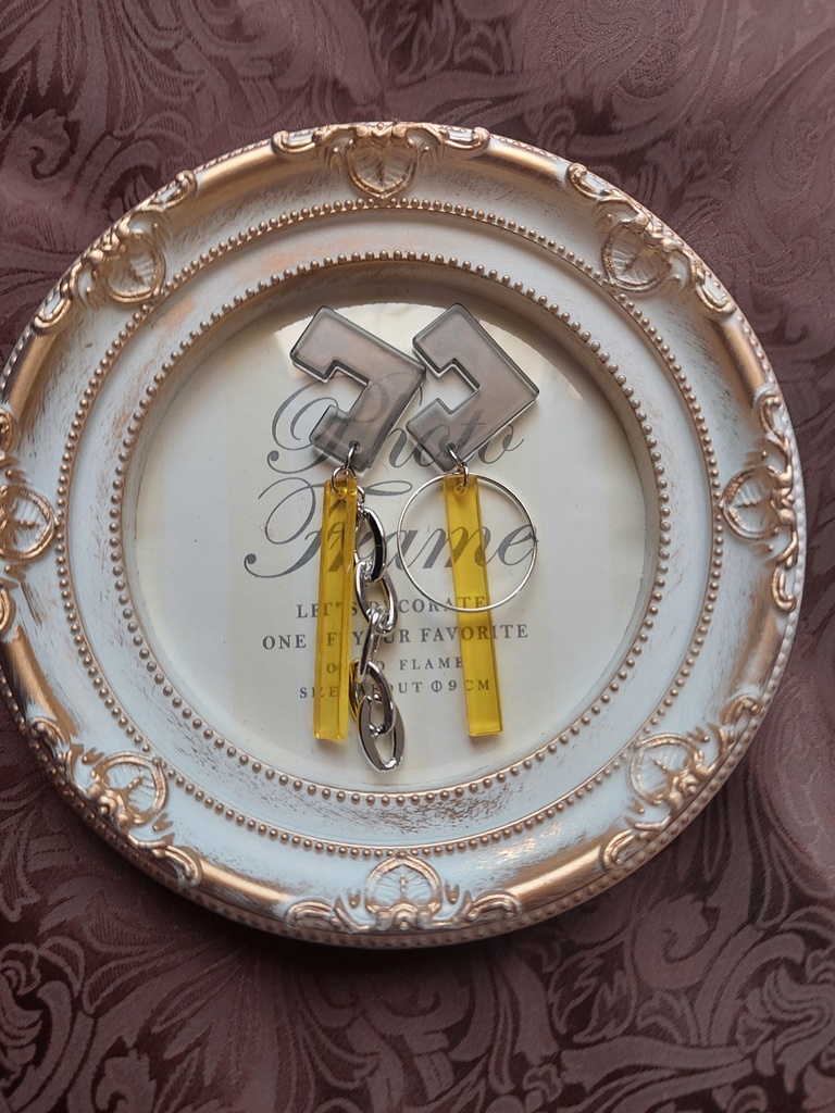 ピアス"アイドル"