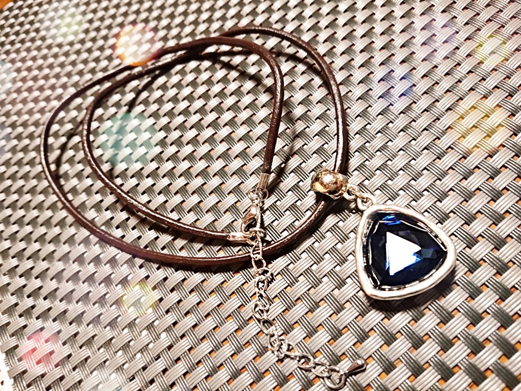 ◎本革◎黒茶紐シルバークリスタルネックレス