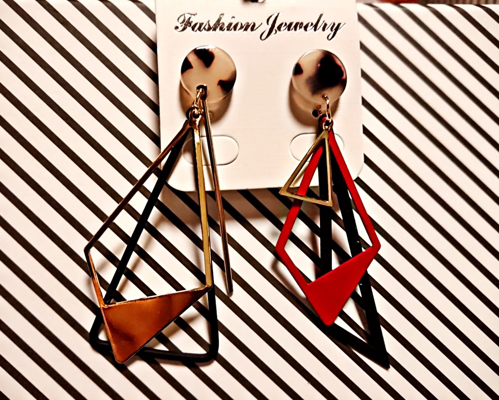 ●○幾何学模様のブチ柄ジュエリー●○