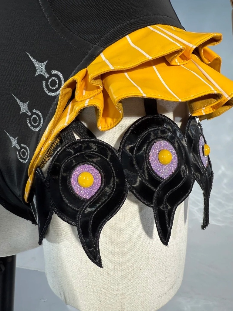 Monenjoy ゼンゼロ リュシア・エロウェン コスプレ衣装 金属パーツ 発光ギミック 鈴付き コスチューム