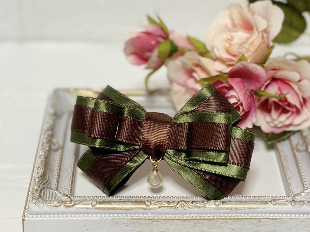 アースカラーのバレッタ