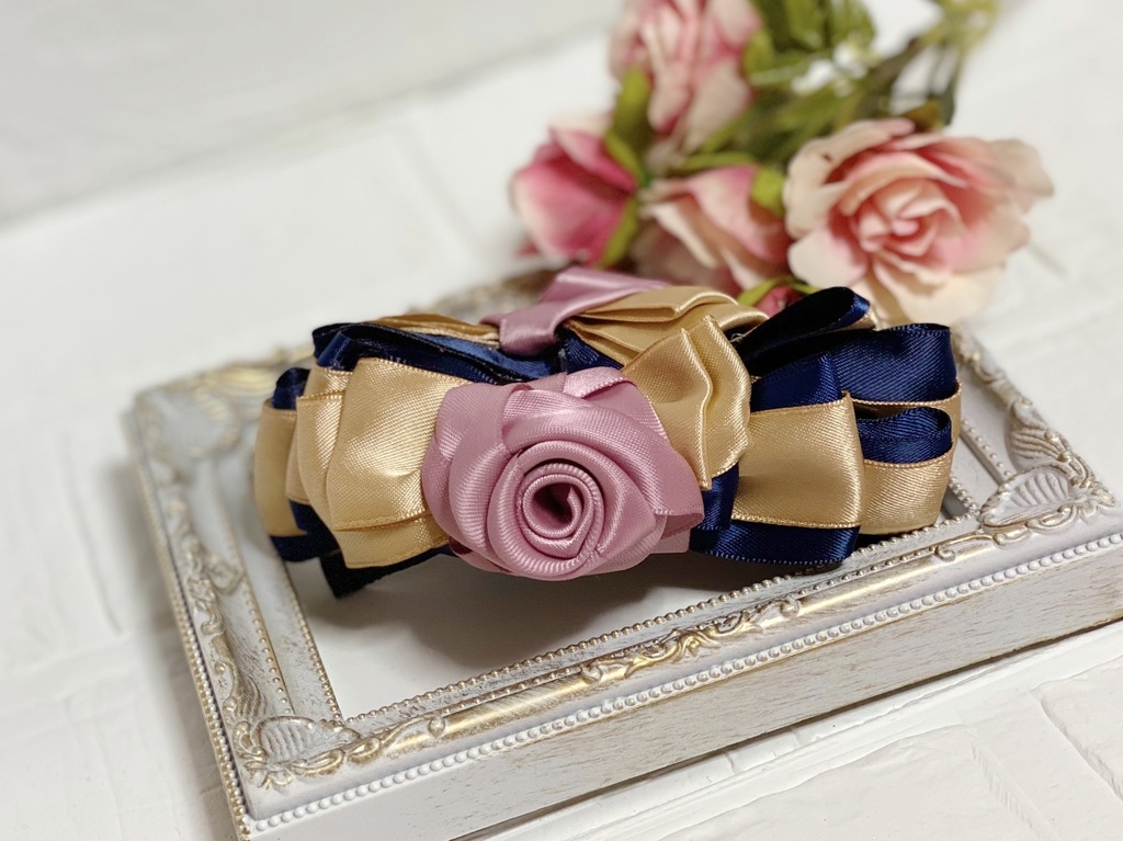 ピンクローズのリボンバナナクリップ