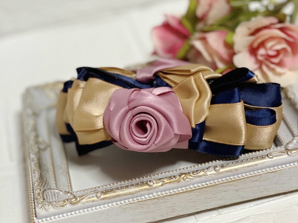 ピンクローズのリボンバナナクリップ