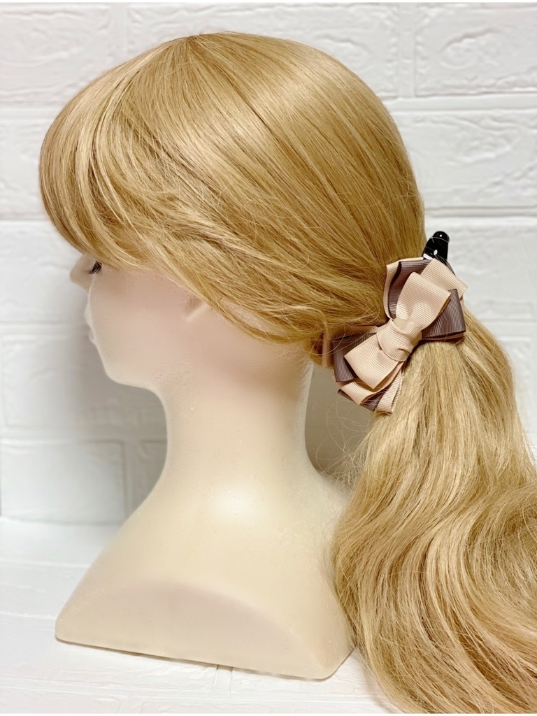 優しいカラーのリボンバナナクリップ