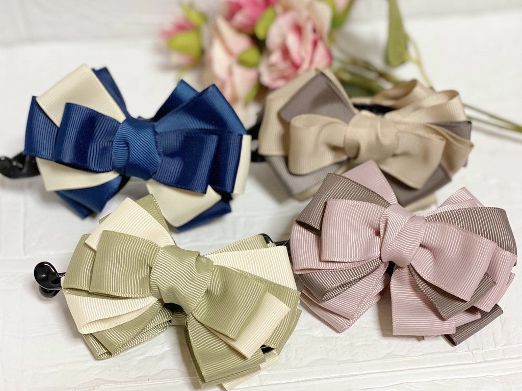 優しいカラーのリボンバナナクリップ