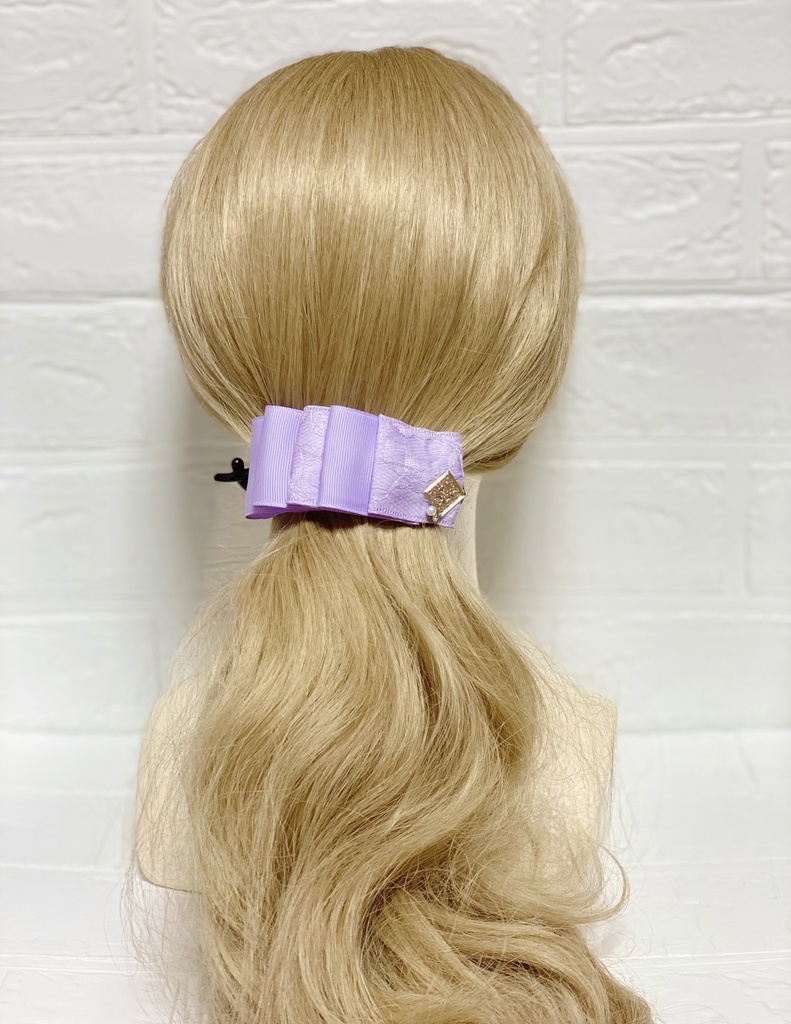 レースリボンのアーチ型クリップ