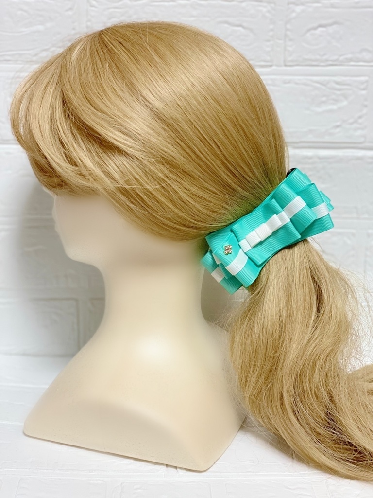 爽やかグリーンのギフトリボンバナナクリップ