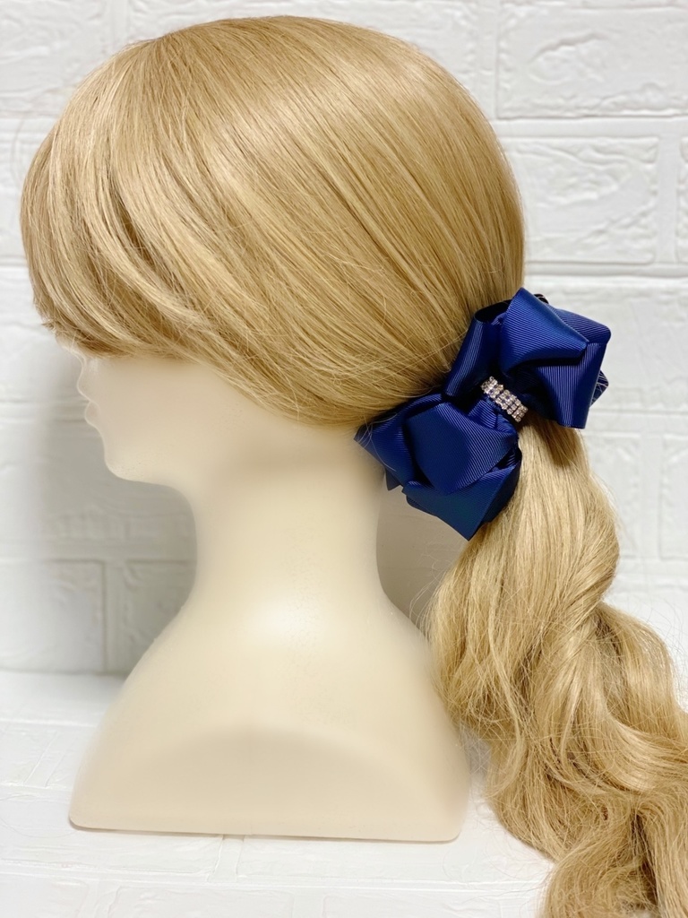 ボリュームリボンのバナナクリップ