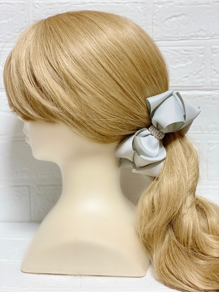 ボリュームリボンのバナナクリップ