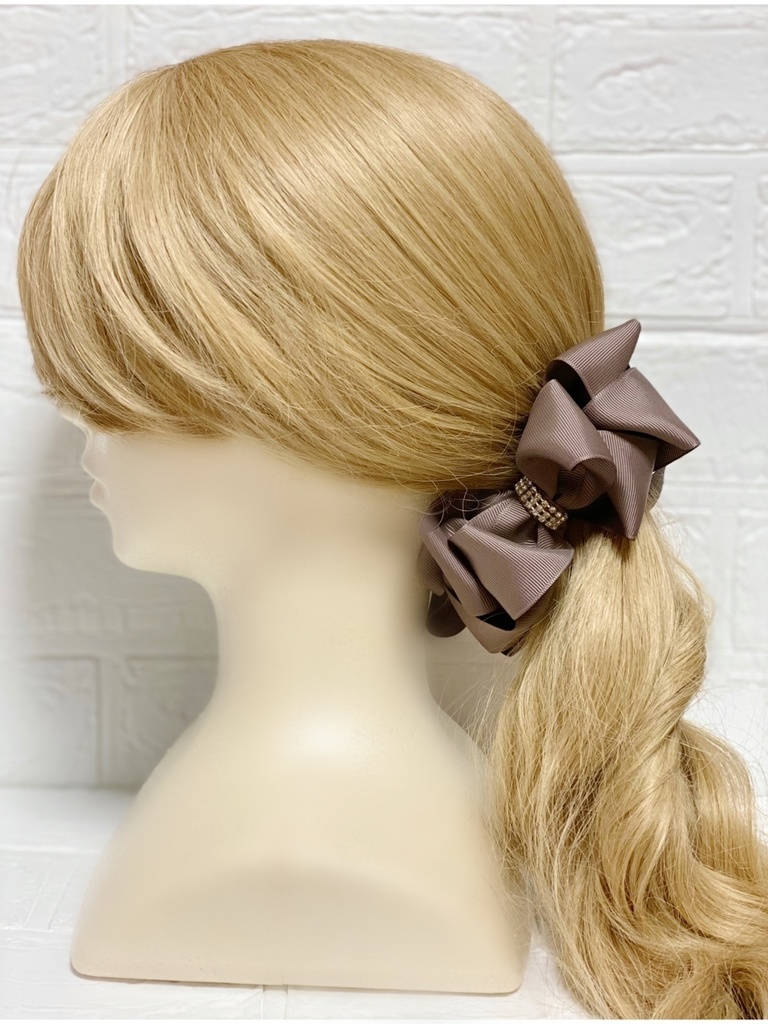 ボリュームリボンのバナナクリップ