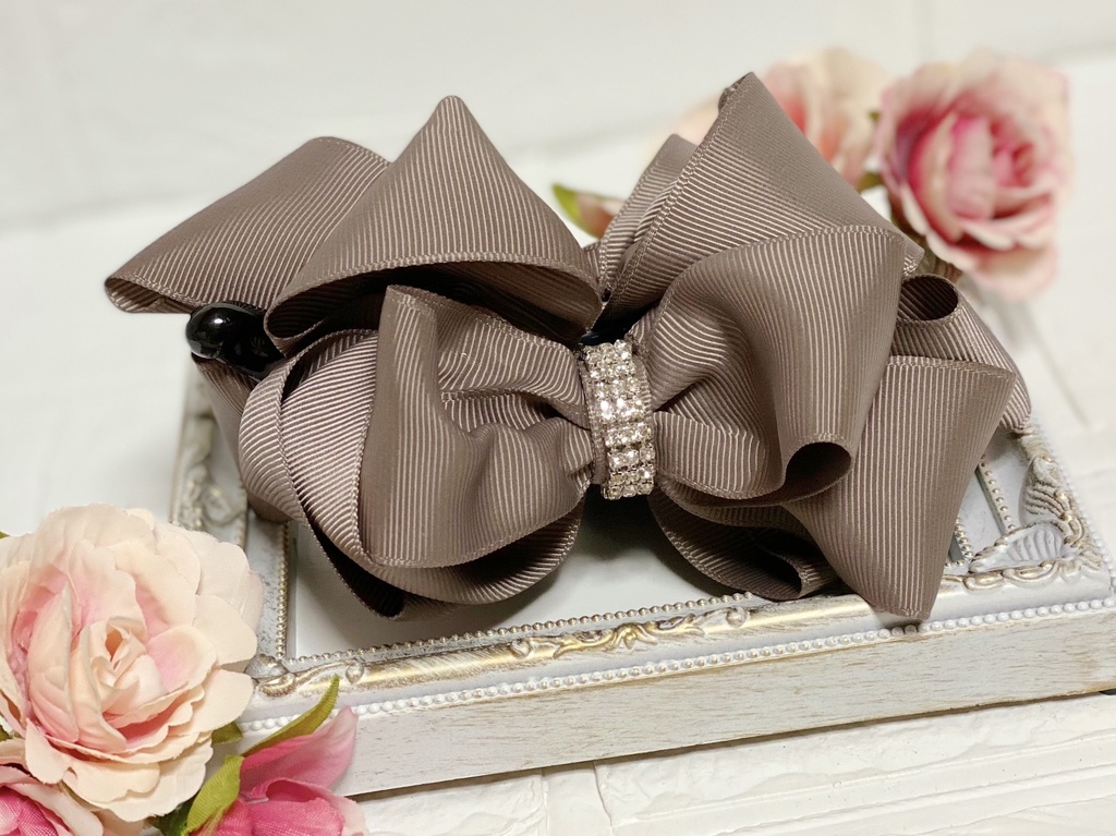 ボリュームリボンのバナナクリップ