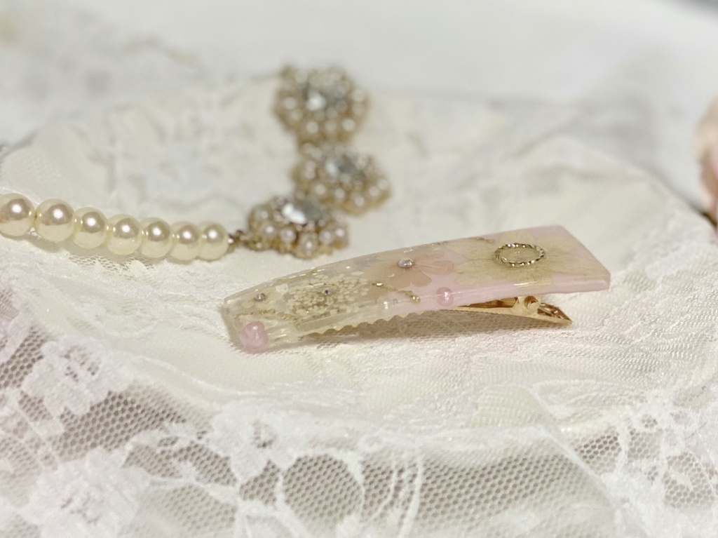 お花のキラキラレジンヘアクリップ