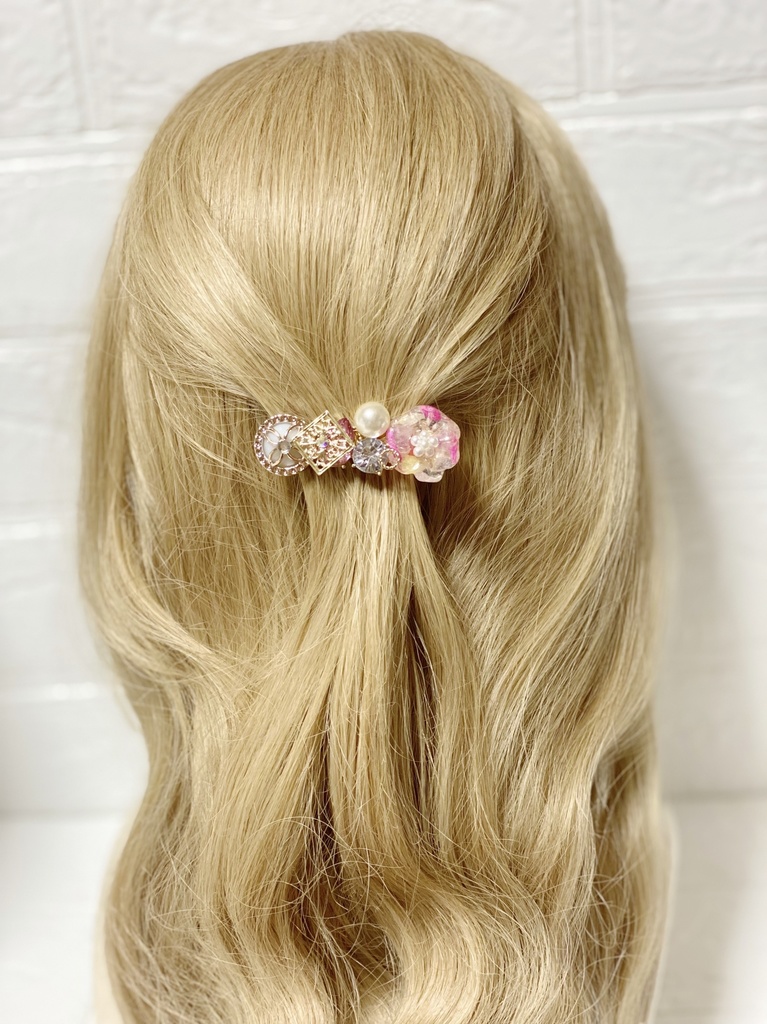 お花のキラキラレジンヘアクリップ
