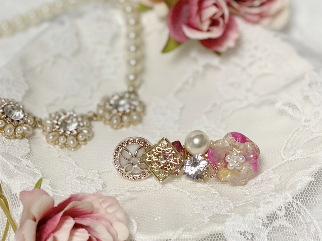 お花のキラキラレジンヘアクリップ
