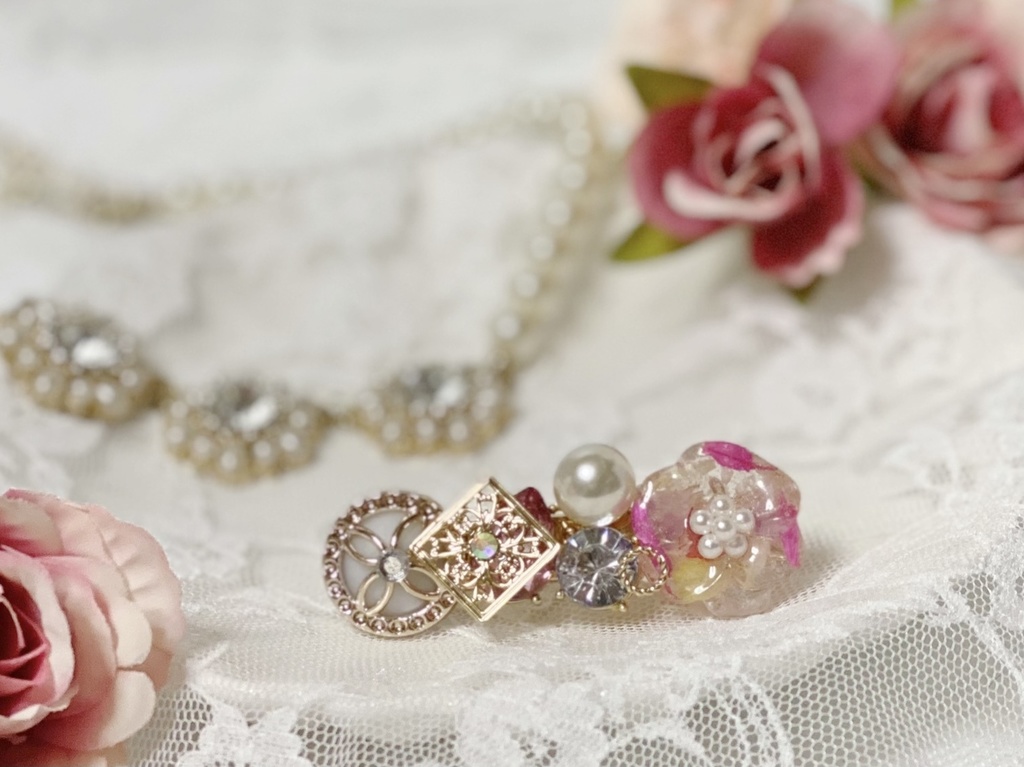 お花のキラキラレジンヘアクリップ