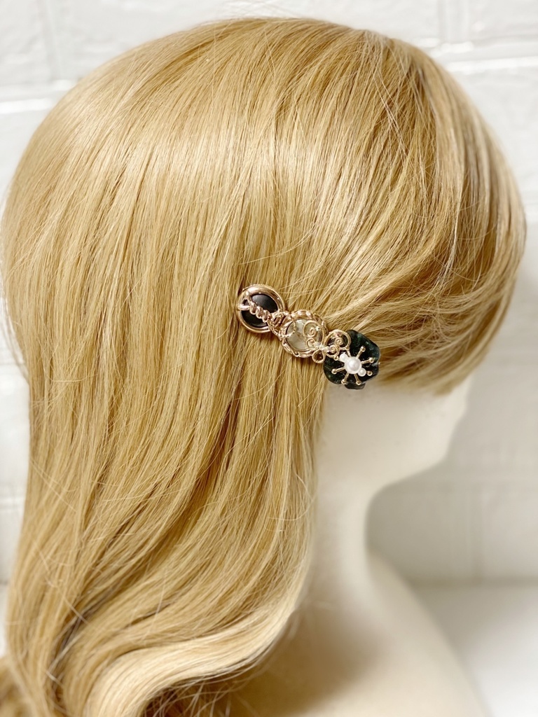 お花のキラキラレジンヘアクリップ