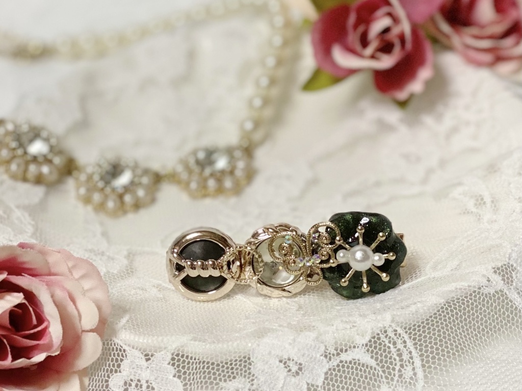 お花のキラキラレジンヘアクリップ