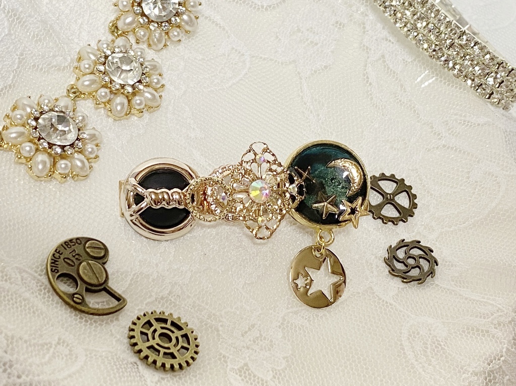 キラキラ星空のレジンヘアクリップ