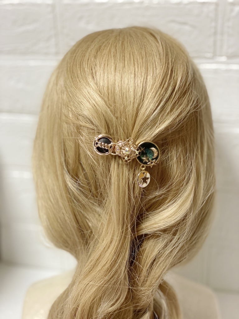 キラキラ星空のレジンヘアクリップ