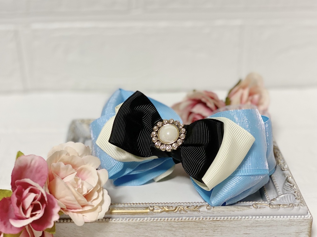 爽やかブルーのバナナクリップ