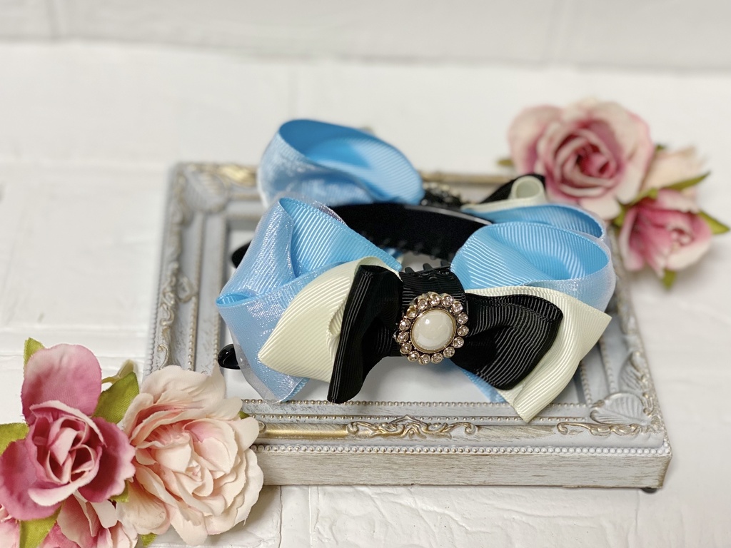 爽やかブルーのバナナクリップ