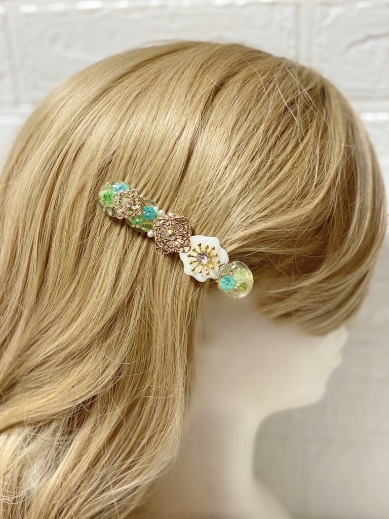 お花のキラキラレジンヘアクリップ※グリーン※ブルー