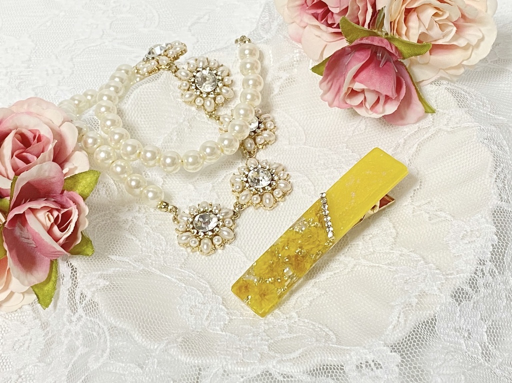 お花のキラキラレジンヘアクリップ