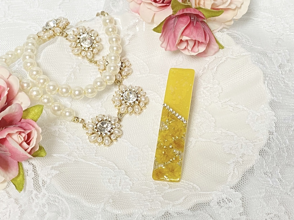お花のキラキラレジンヘアクリップ