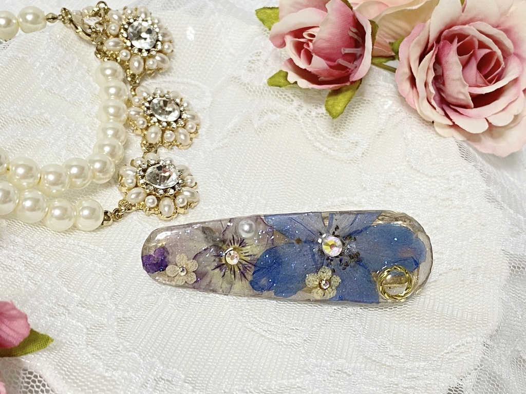 お花のレジンヘアクリップ
