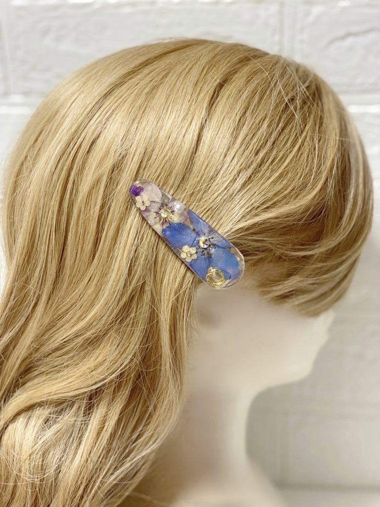 お花のレジンヘアクリップ