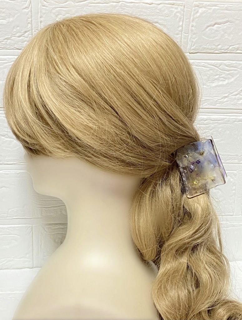 押し花のレジンバンスクリップ