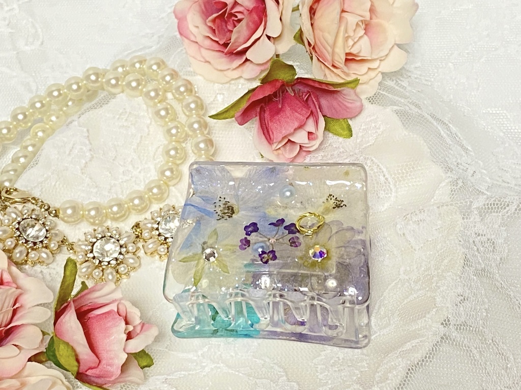 押し花のレジンバンスクリップ