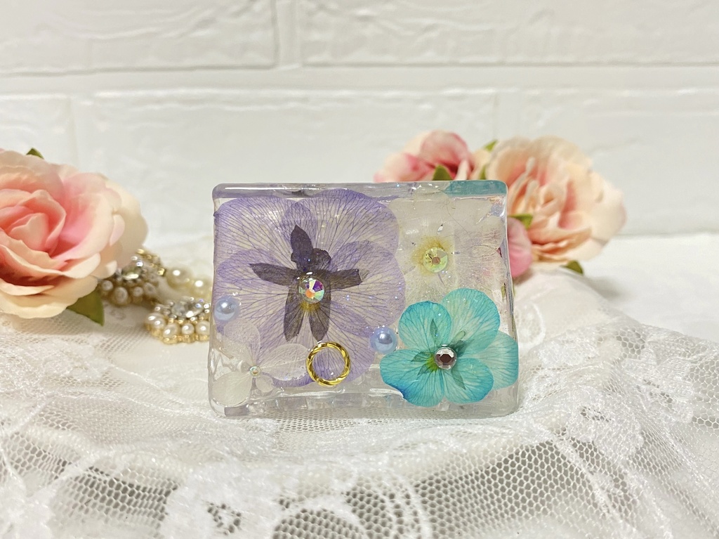 押し花のレジンバンスクリップ