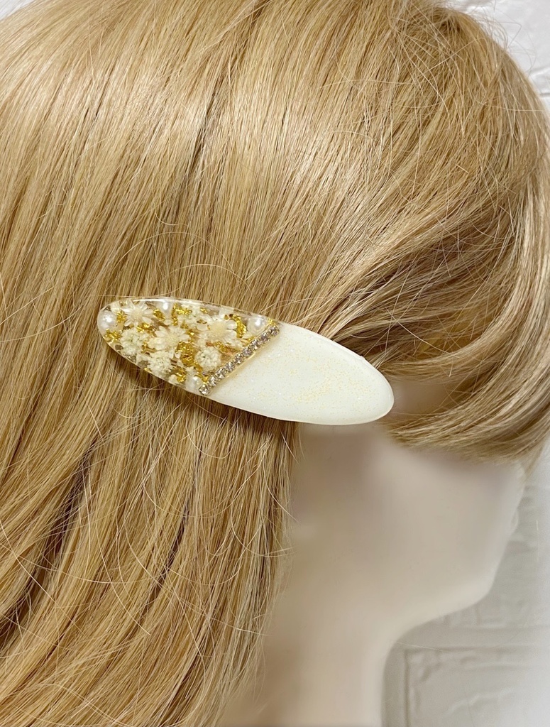 お花のキラキラレジンヘアクリップ※ホワイト