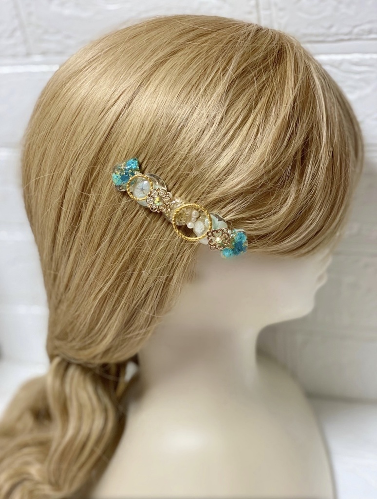 お花のキラキラレジンヘアクリップ※ブルー・くすみブルー
