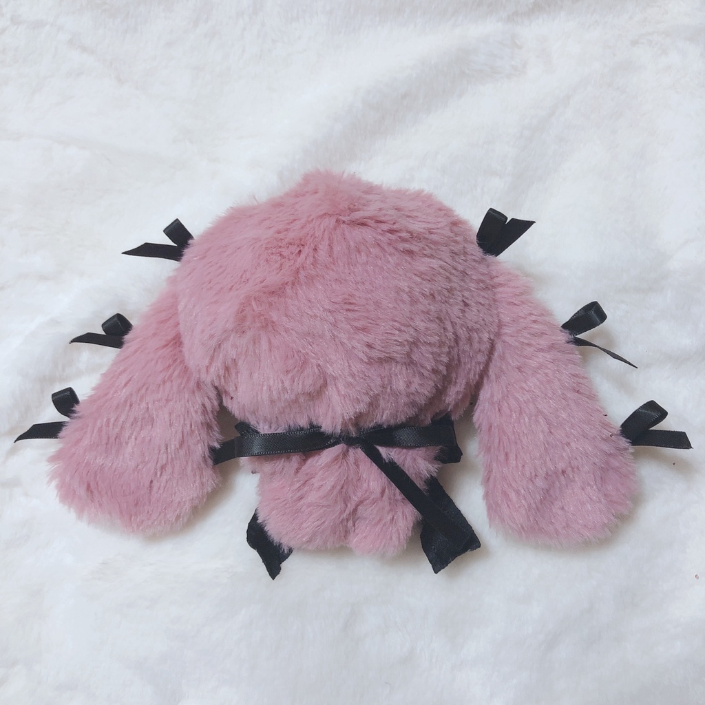 黒×ピンク 垂れ耳うさぎの着ぐるみ
