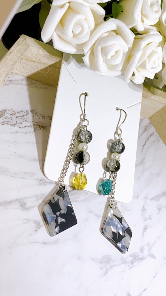 鬼滅の刃 無限列車編公開記念 弾12弾 伊黒小芭内モチーフピアス